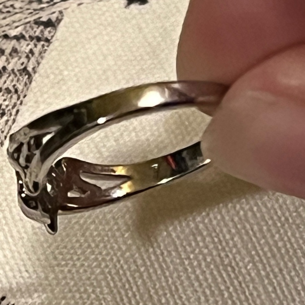 SILVER COLORED DOLPHIN RING. - Picture 5 of 8